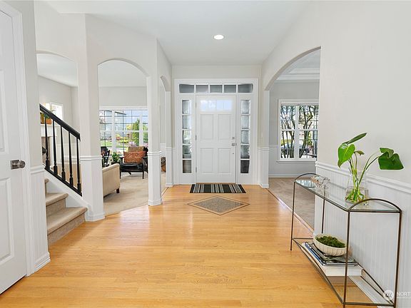 4th image of 3601 42nd Avenue NE
