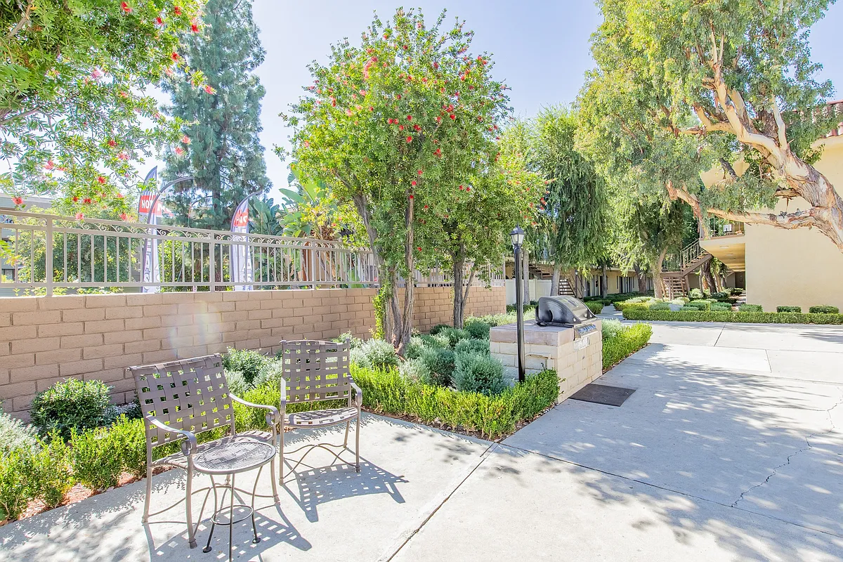 Building Photo - Kingsbury Apartments