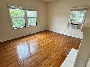 120 N Almont Dr APT 8, Beverly Hills, CA 90211