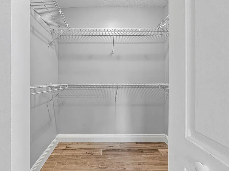 1849 Tulip Ln — Photo 17