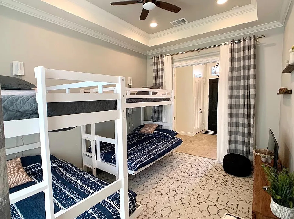 4 bed, $4,800 — Photo 3