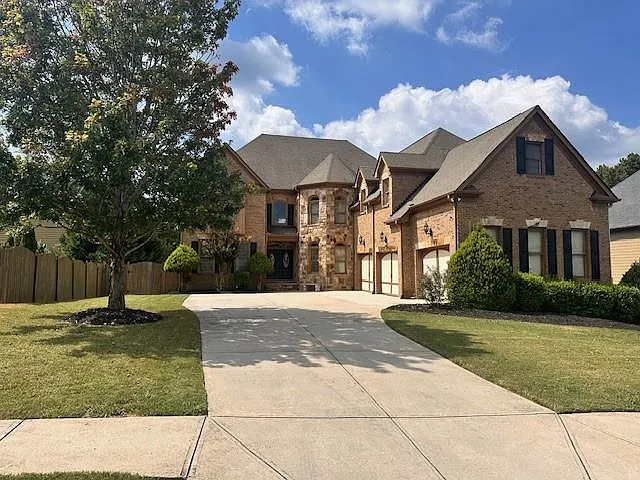 7 bed, 5.5 bath, 6509 sqft, $5,500 — Photo 1
