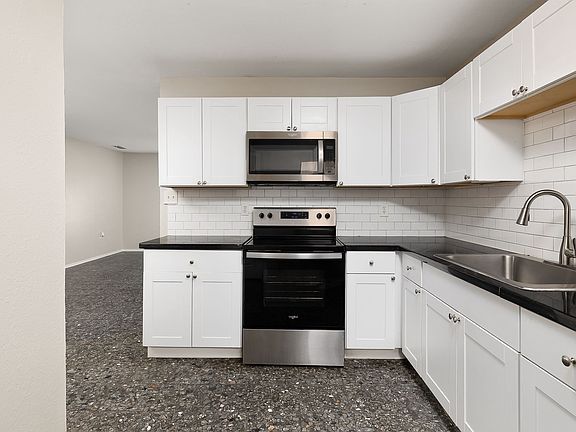 5th image of 5004 Oleander Dr