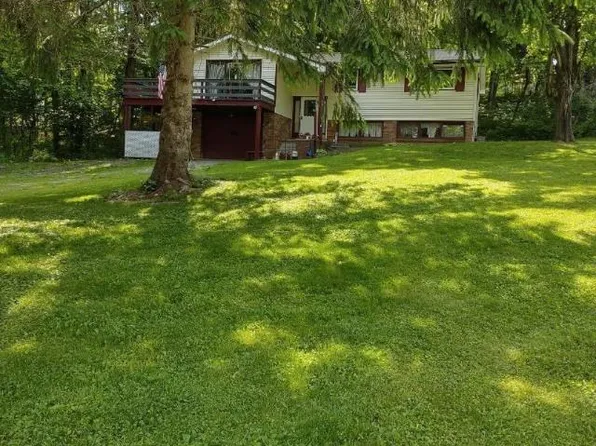 613 N Main St, Russell, PA 16345