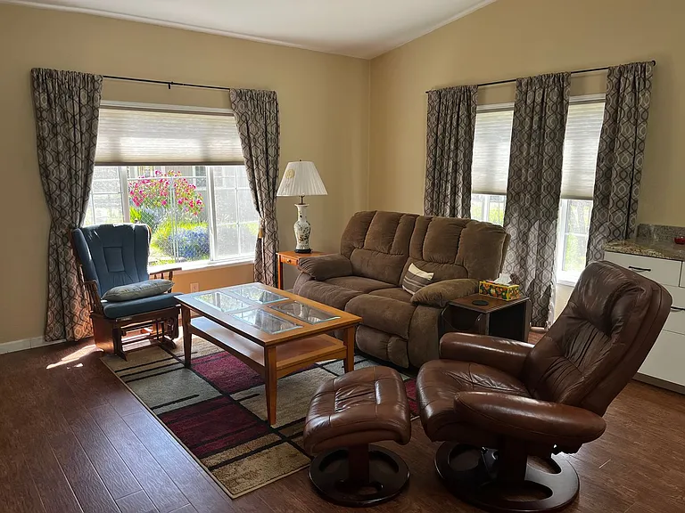 1449 Anderson Ave — Photo 5