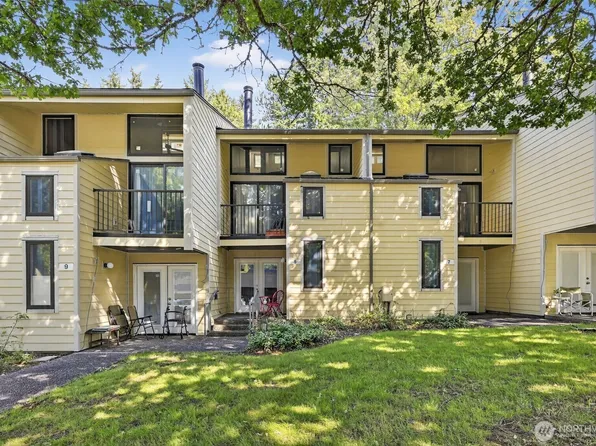 6440 139th Avenue NE #8, Redmond, WA 98052