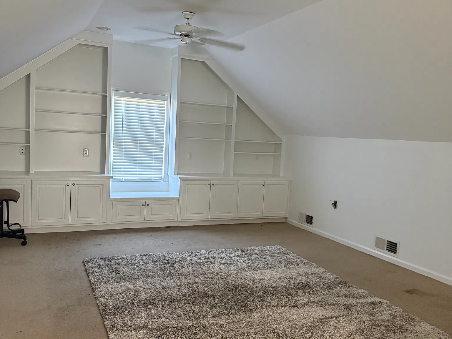 4 bed, 3703 sqft, $3,000 — Photo 3