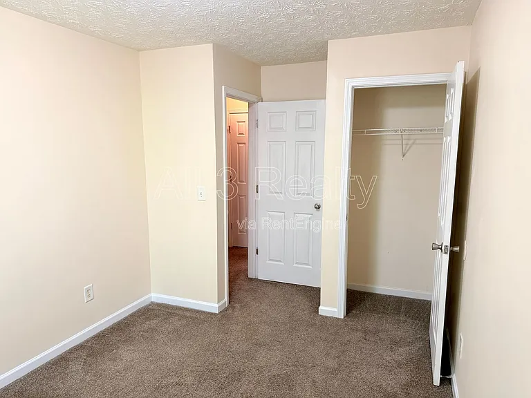 1863 Grove Way — Photo 16