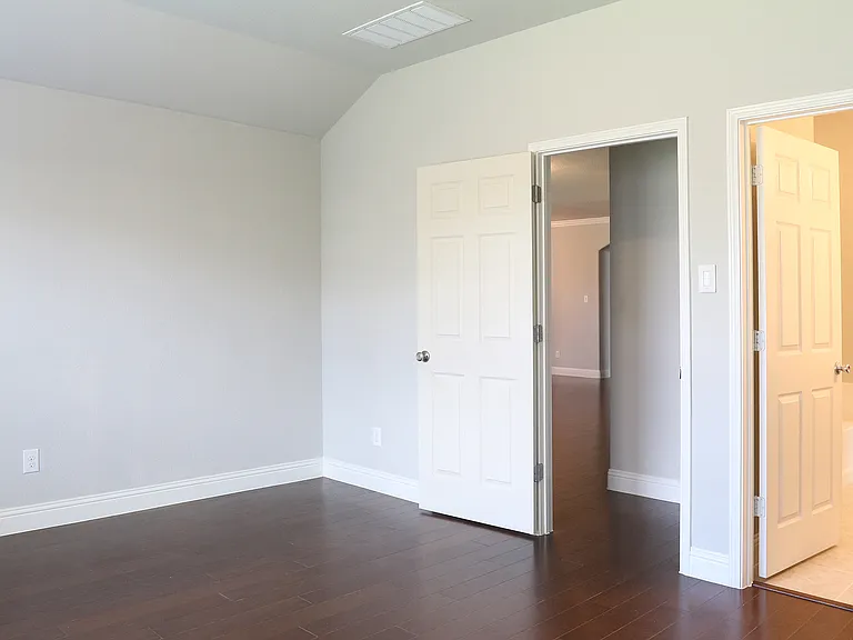 1108 Kingston Ct — Photo 15