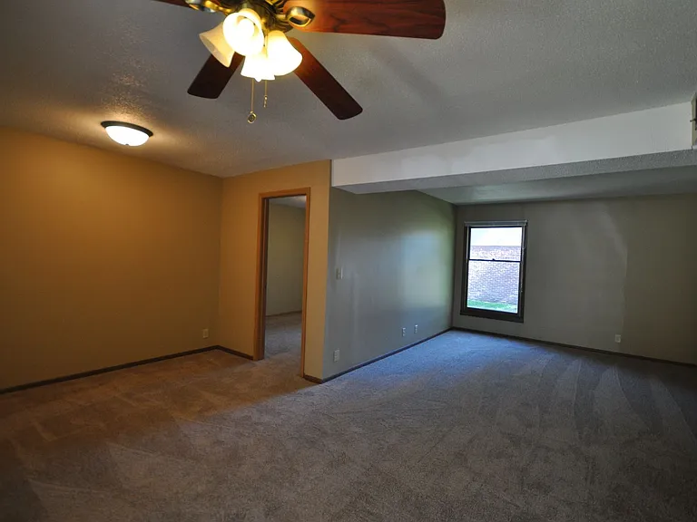 3535 Vine St — Photo 12