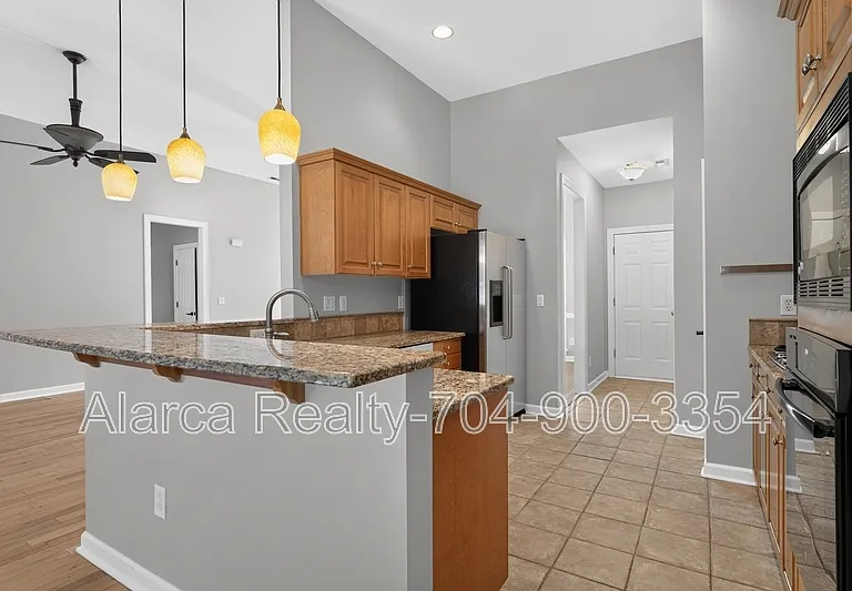 12736 Wetherburn Ln — Photo 4