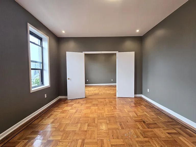 1601 W 2nd St #D2 — Photo 2