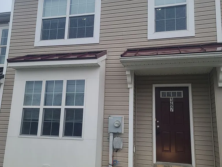 367 Viewpoint Way — Photo 1
