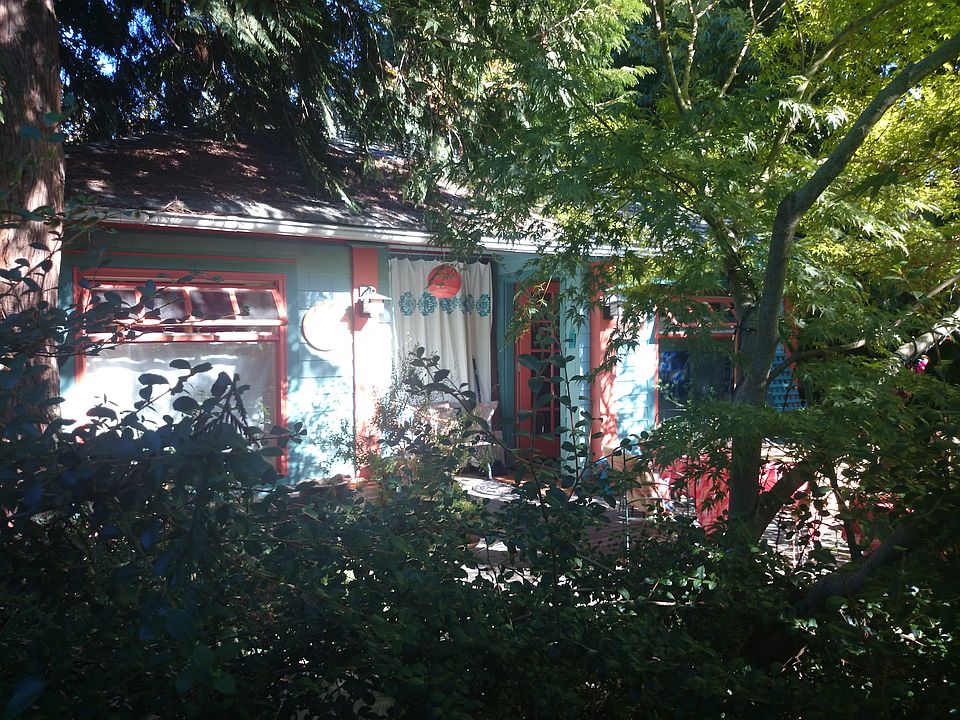 2nd image of 5510 37th Ave NE