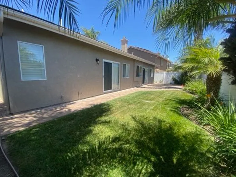 409 Lexington Cir — Photo 19