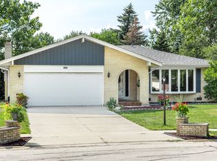 7210 Bayberry Ln, Darien, IL