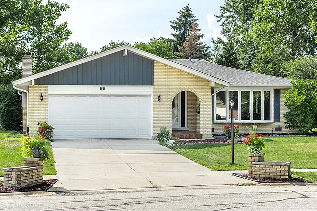 7210 Bayberry Ln photo 1
