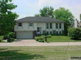 13146 Burdette Cir, Omaha, NE 68164