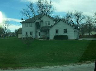 7407 Circle Trl, Wonder Lake, IL 60097