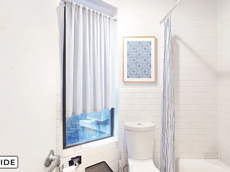 222 E 85th St #2W — Photo 2