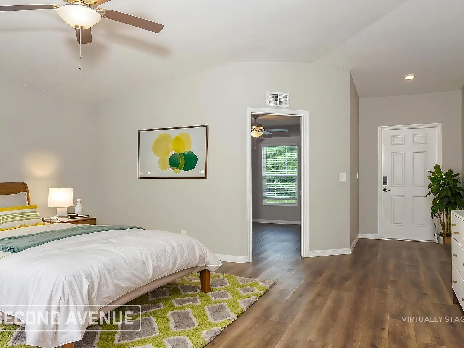 4 bed, 2.0 bath, 1833 sqft, $1,745 — Photo 4