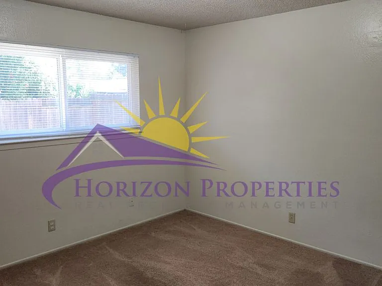 1430-1432 Topaz Way — Photo 11