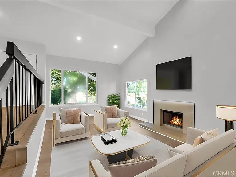 4642 Poe Ave — Photo 5