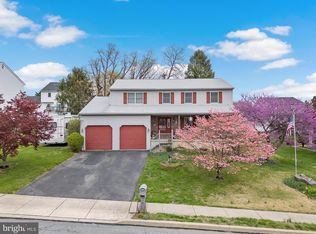 1049 Boeshore Cir, Reading, PA 19605