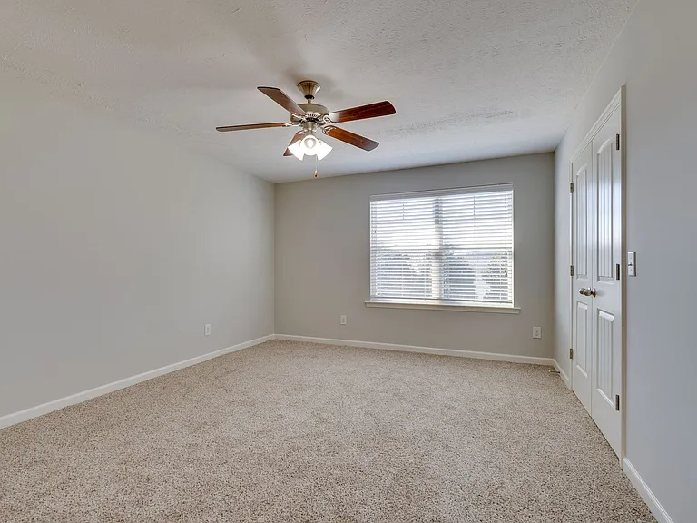 810 Staten Dr — Photo 11