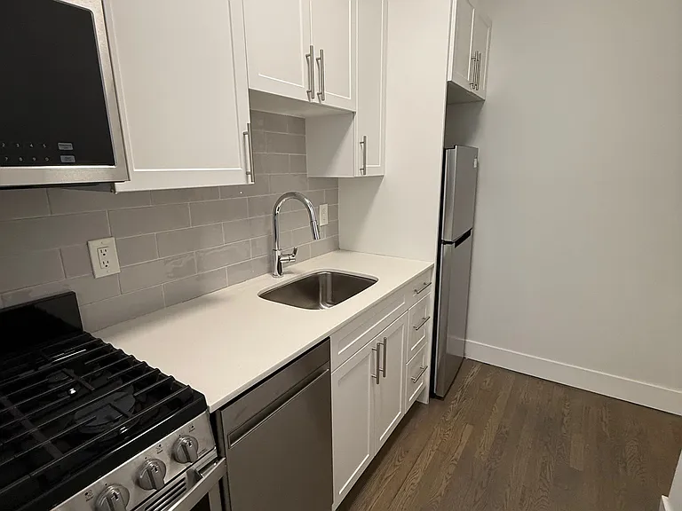 81 Park Dr #1L — Photo 2