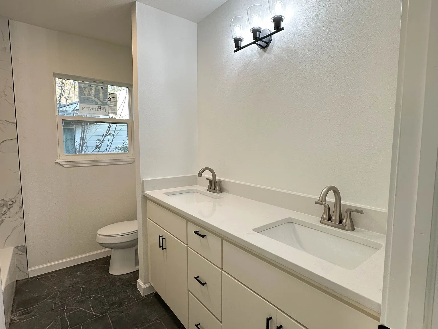 3 bed, 1144 sqft, $1,700 — Photo 2