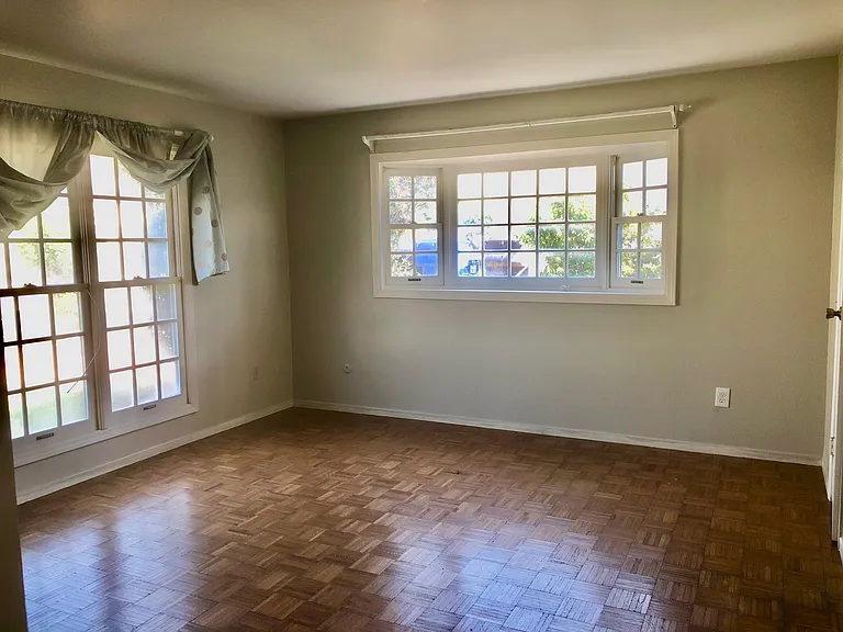 370 W Campus View Dr — Photo 7