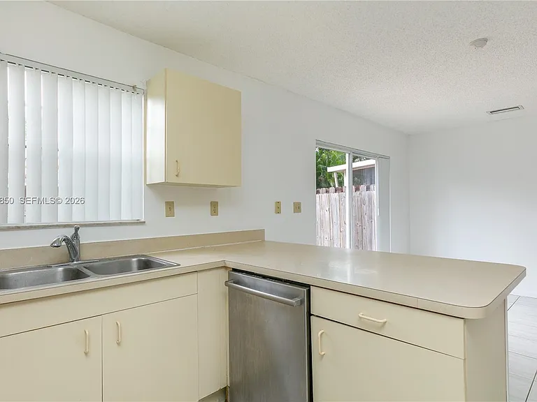 2592 W Saratoga Dr — Photo 17