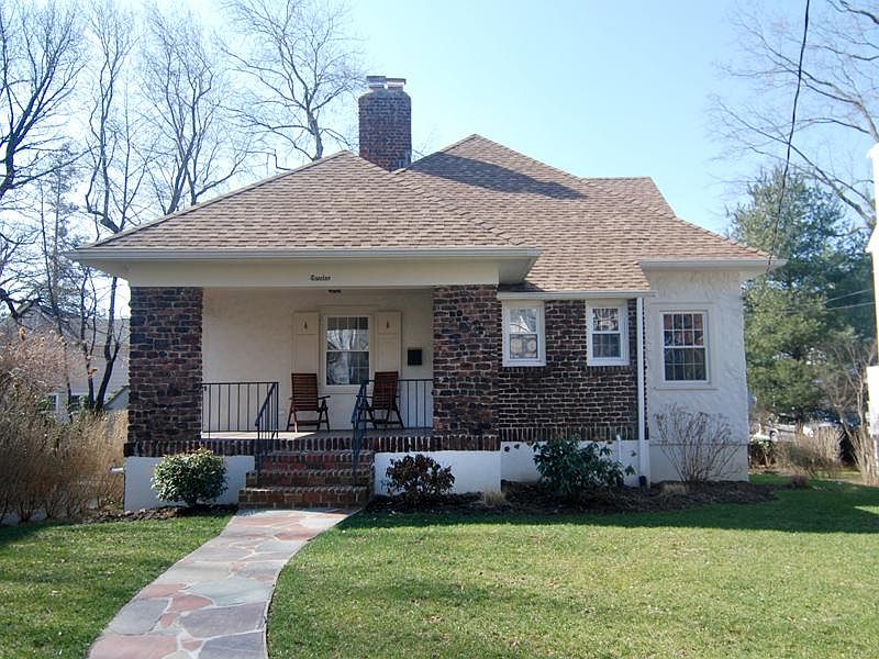 Stylish Front-Porch Charmer