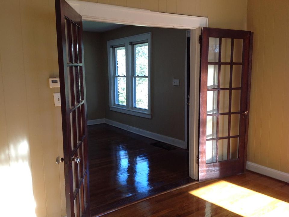 2nd image of 2803 E 5th Ave