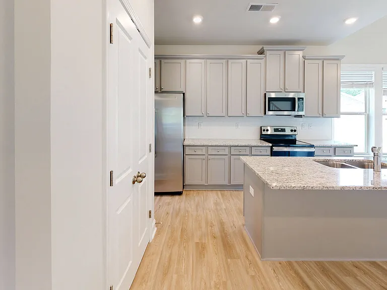 Quinn Residences at McCart Landing — Photo 20