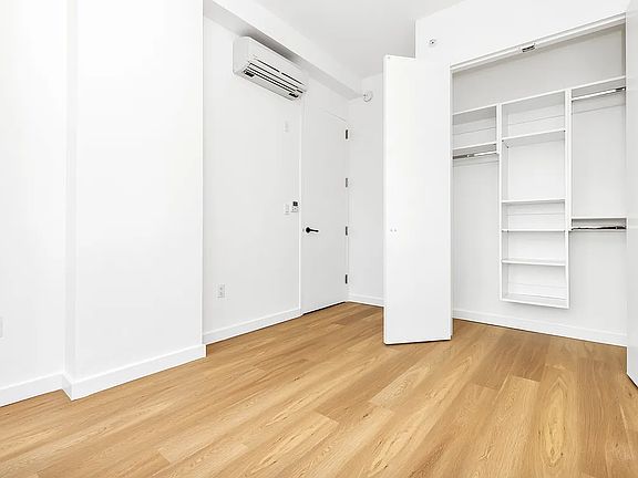 5th image of 1010 Pacific St APT 206