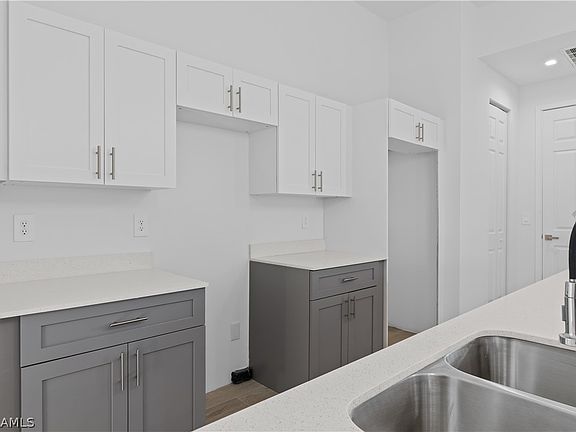 5th image of 2618 22nd St W