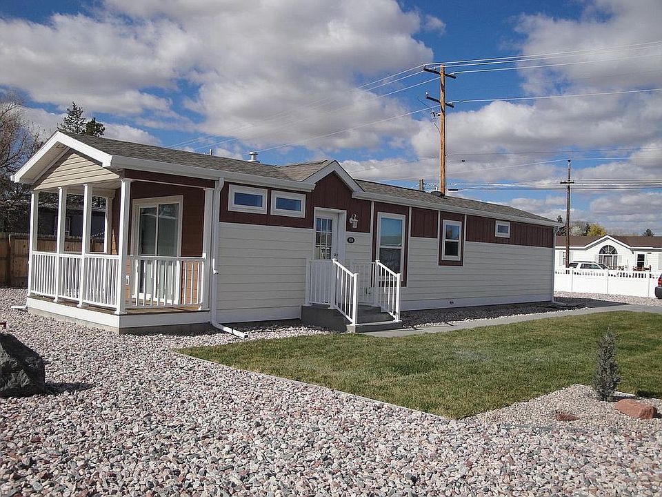 1 bedroom, 1 bath, sunroom and deck Park Model.
