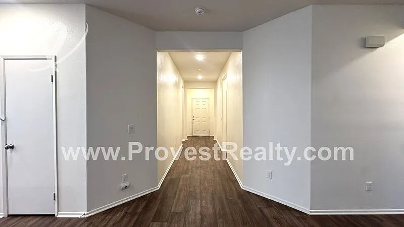 3 bed, 2.0 bath, 1636 sqft, $2,395 — Photo 4