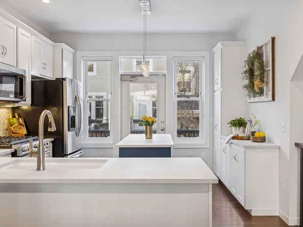 37 4th Ave N APT 103, Minneapolis, MN 55401