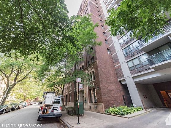 4th image of 2740 N Pine Grove Ave #1713