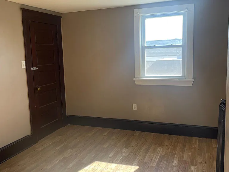 191 S Maple Ave — Photo 7