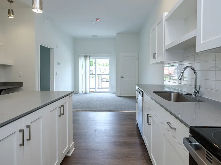 Rivers Edge Apartments — Photo 25