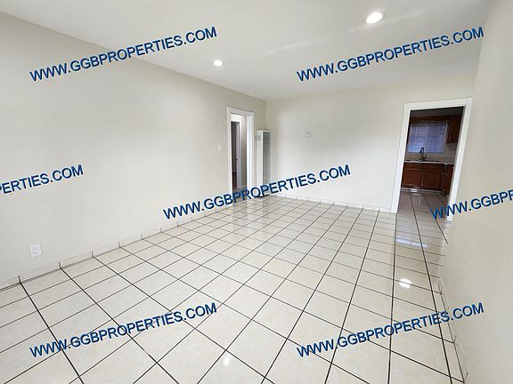 4th image of 253-255 E 67th Way #253
