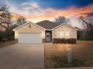 733 Fuller Ave, Cleburne, TX 76031