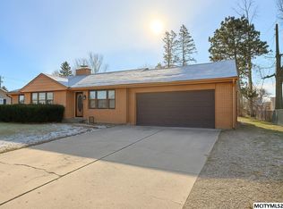 943 6th St SE, Mason City, IA 50401