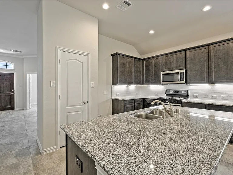 8430 Sunset Isles Dr — Photo 4