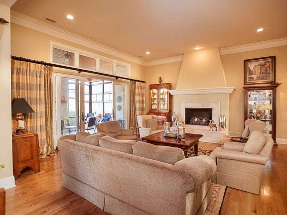 4th image of 109 Gascony Dr
