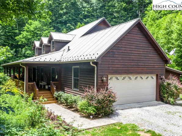 8284 S 194 Highway, Banner Elk, NC 28604